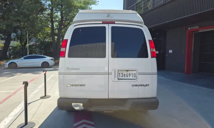 Chevrolet Express Van