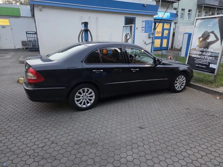 Mercedes-Benz E 220