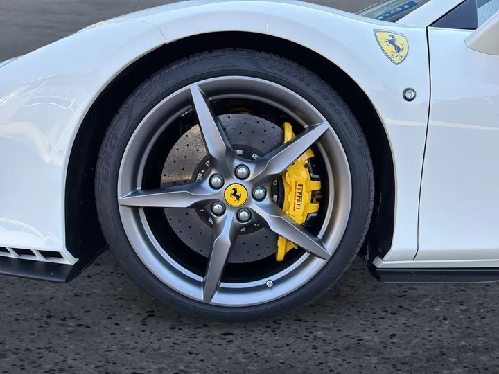 Ferrari F8