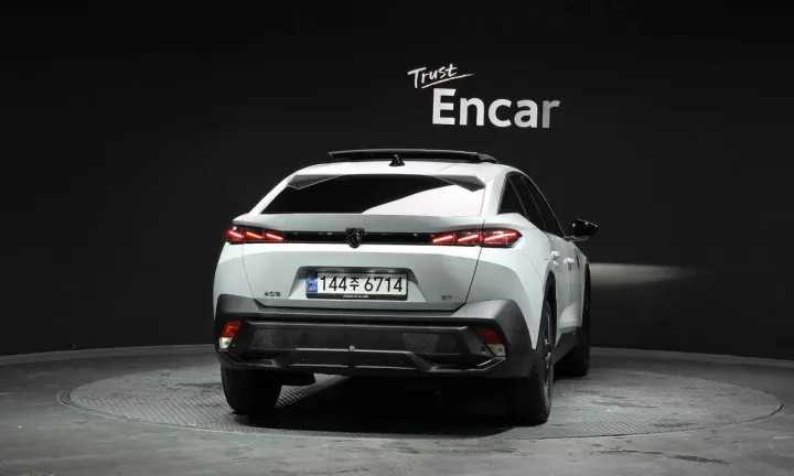 Peugeot 408