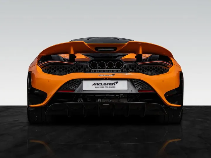 McLaren 765LT