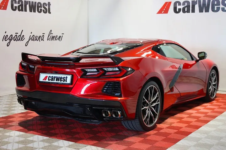 Corvette C8