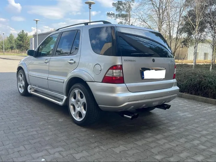 Mercedes-Benz ML 500
