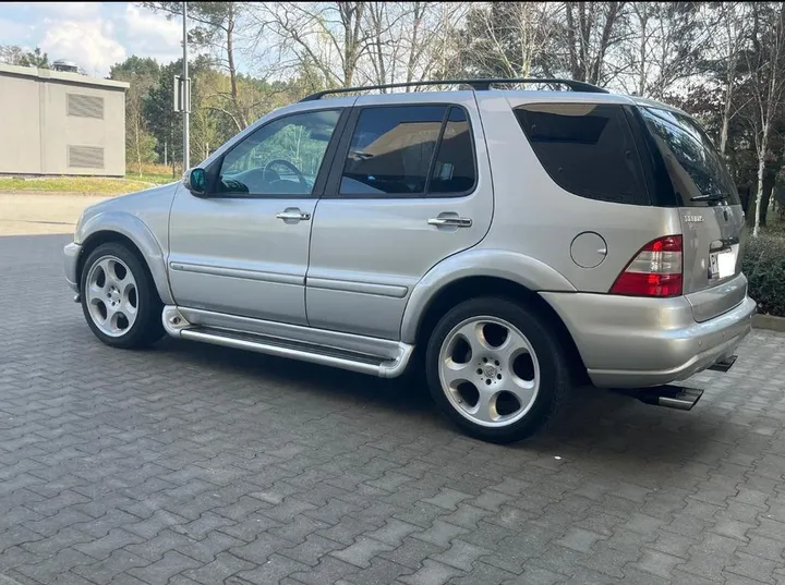 Mercedes-Benz ML 500