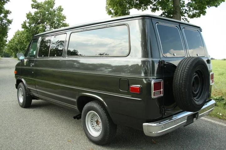 Chevrolet Chevy Van