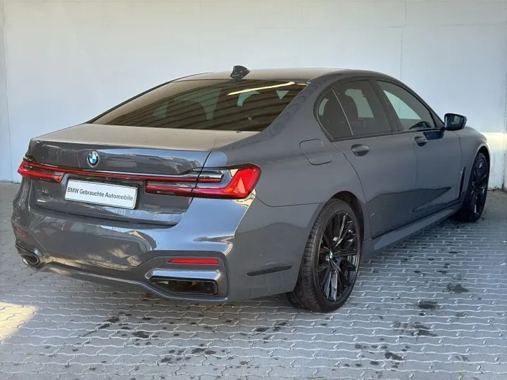 BMW 730