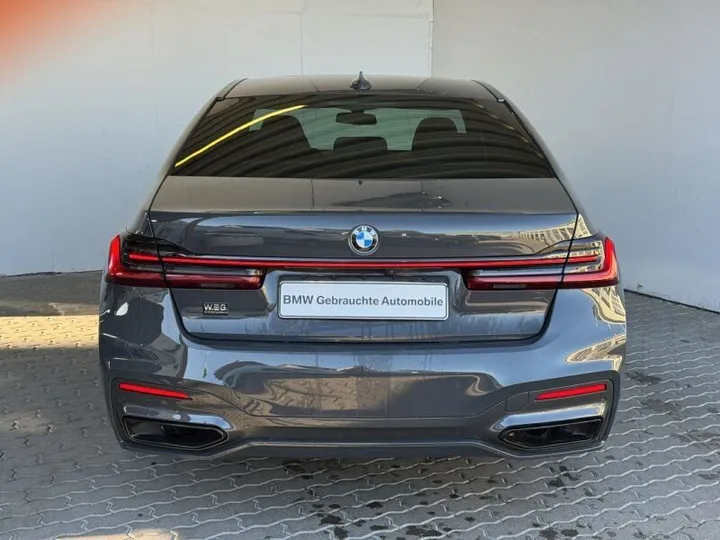 BMW 730