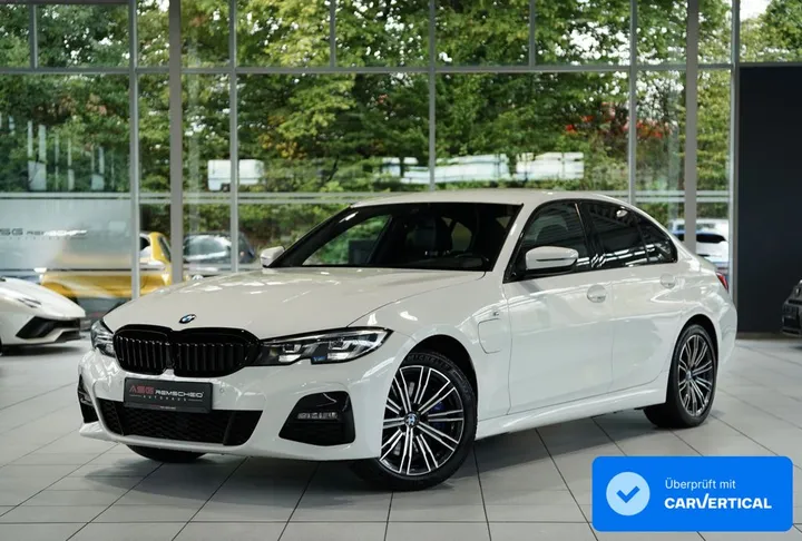 BMW 330
