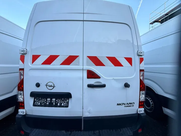 Opel Movano