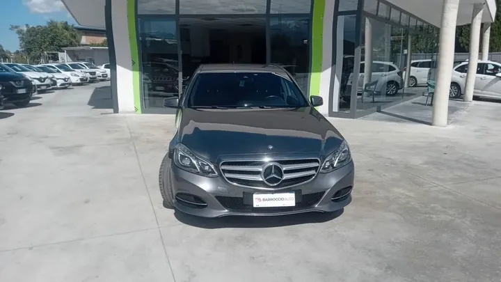 Mercedes-Benz E 220