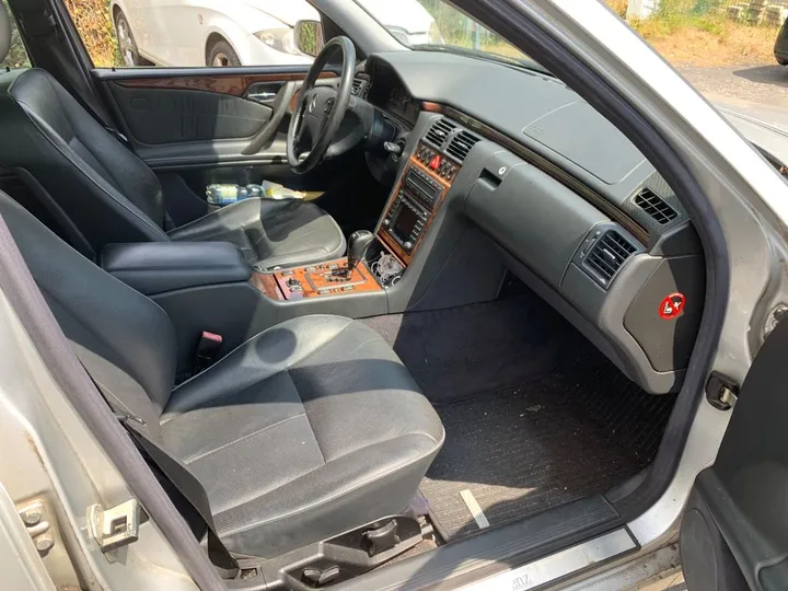Mercedes-Benz E 430