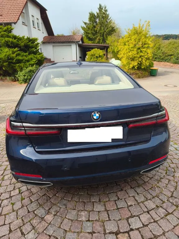 BMW 730