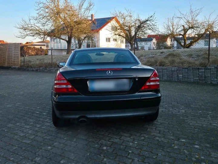 Mercedes-Benz SLK 200