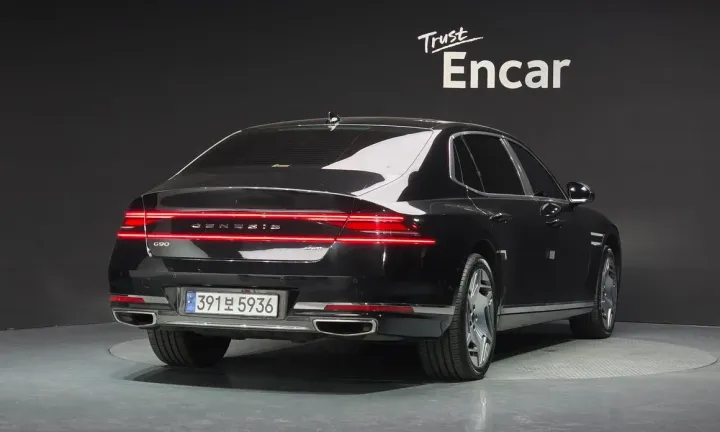 Genesis G90