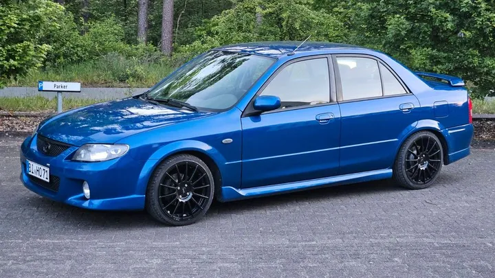 Mazda 323