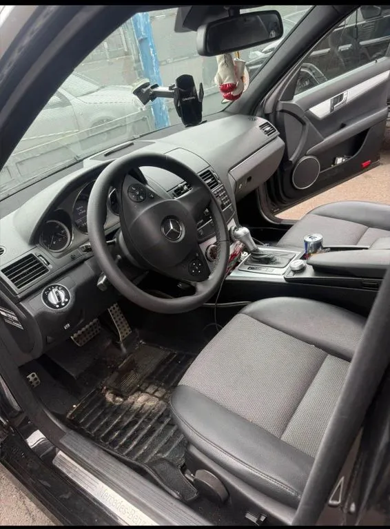 Mercedes-Benz C 320