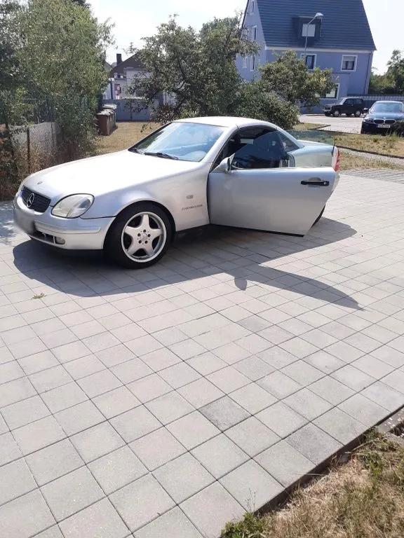Mercedes-Benz SLK 230