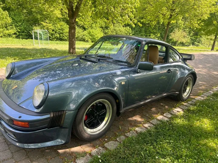Porsche 930