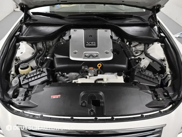 Infiniti Q60