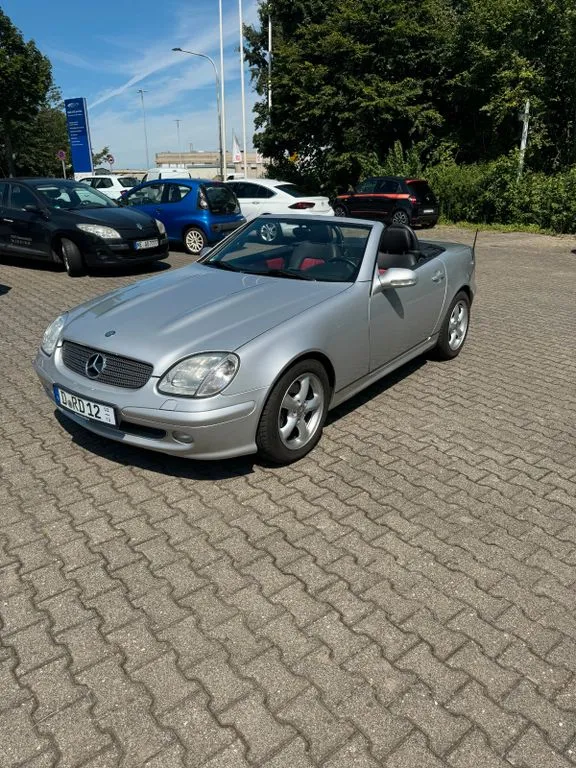 Mercedes-Benz SLK 230