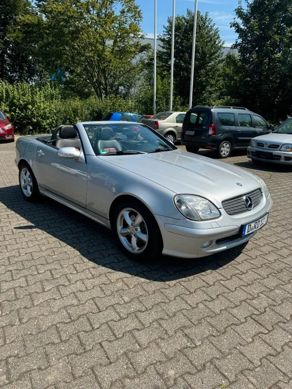 Mercedes-Benz SLK 230