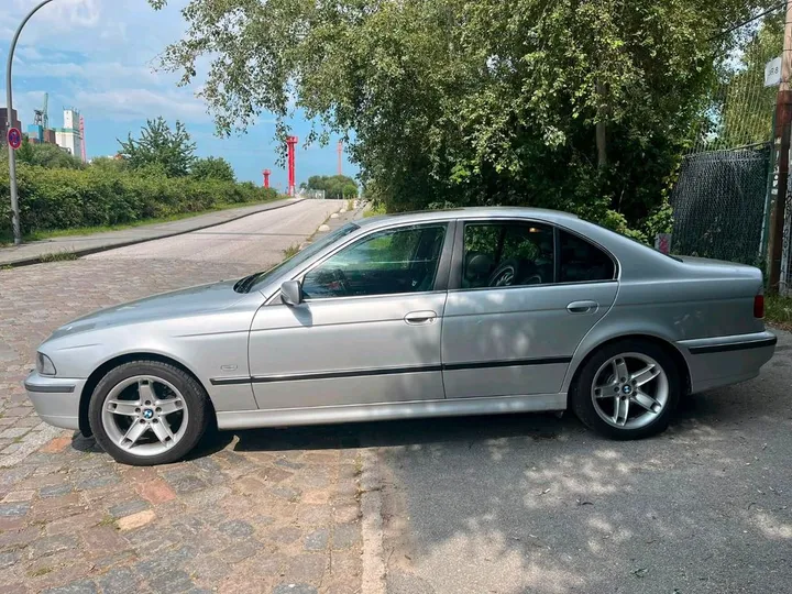 BMW 528