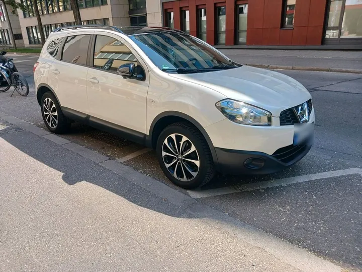 Nissan Qashqai+2
