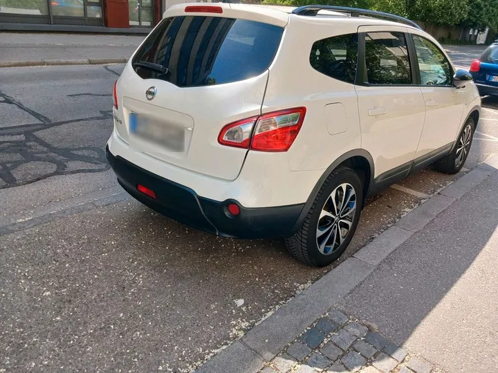 Nissan Qashqai+2