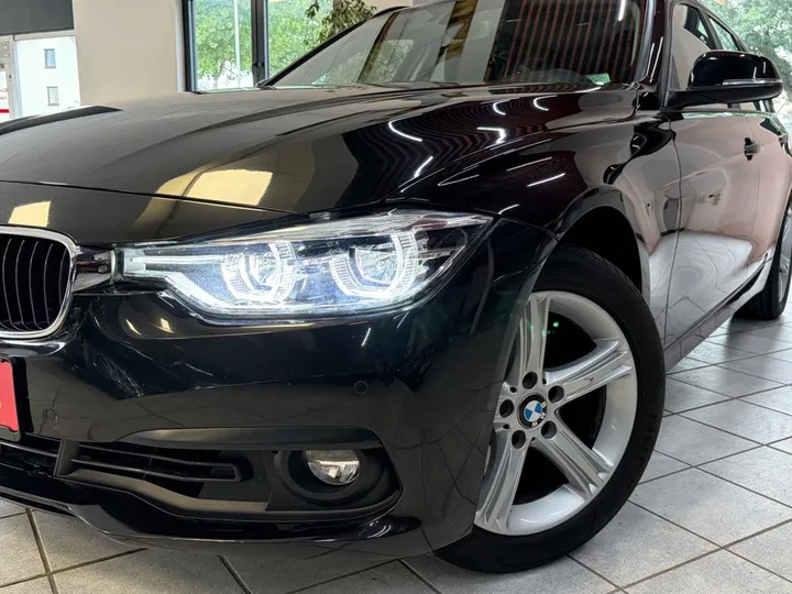 BMW 330