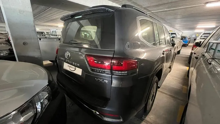 Toyota Land Cruiser