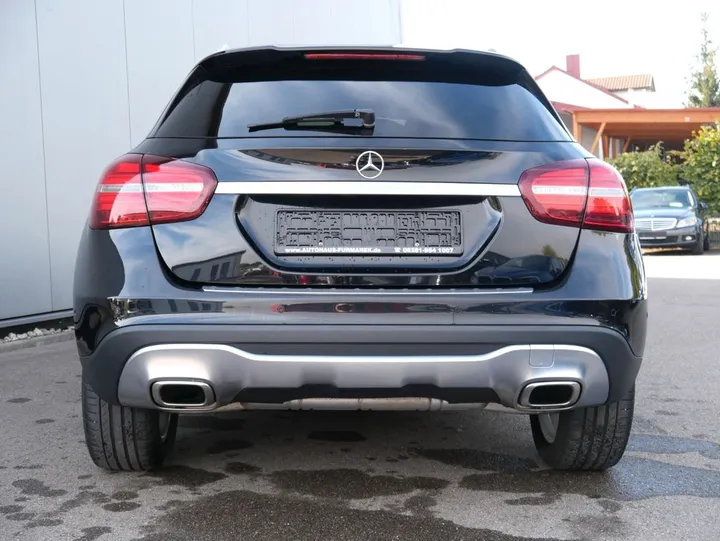 Mercedes-Benz GLA 180