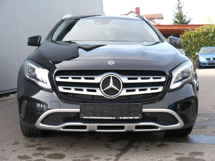 Mercedes-Benz GLA 180