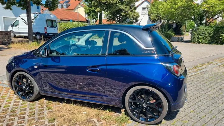 Opel Adam