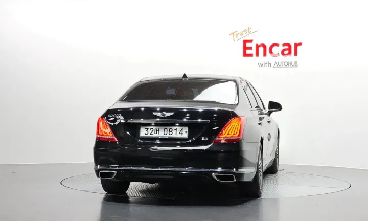 Genesis EQ900