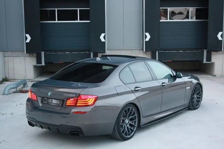 BMW M550