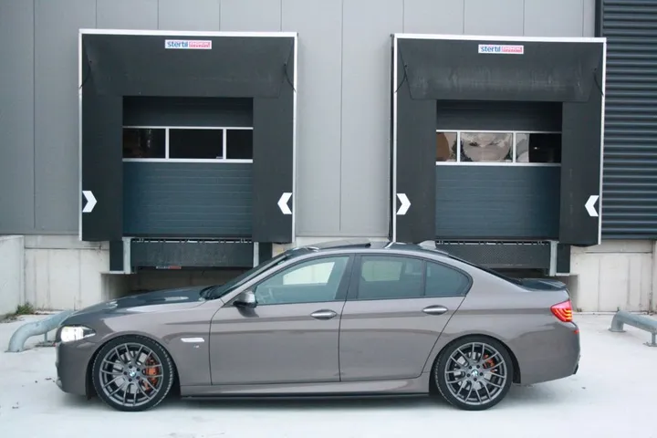 BMW M550