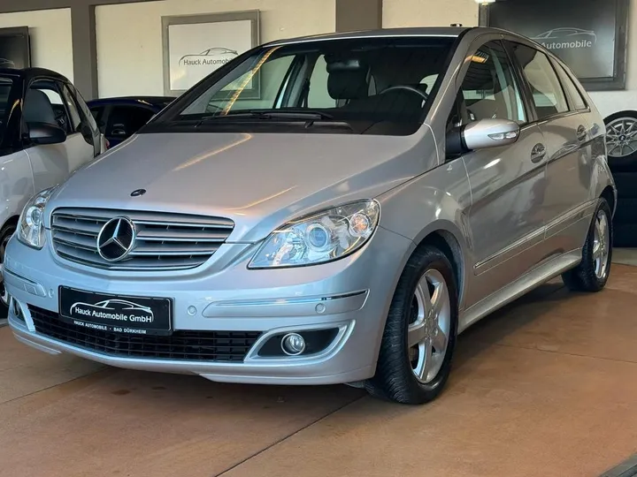 Mercedes-Benz B 200