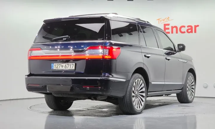 Lincoln Navigator
