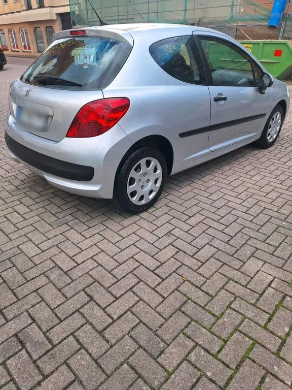 Peugeot 207