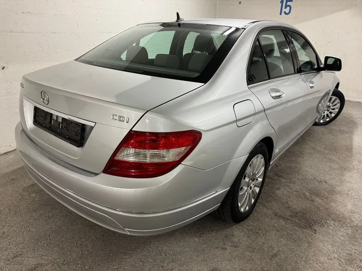 Mercedes-Benz C 220