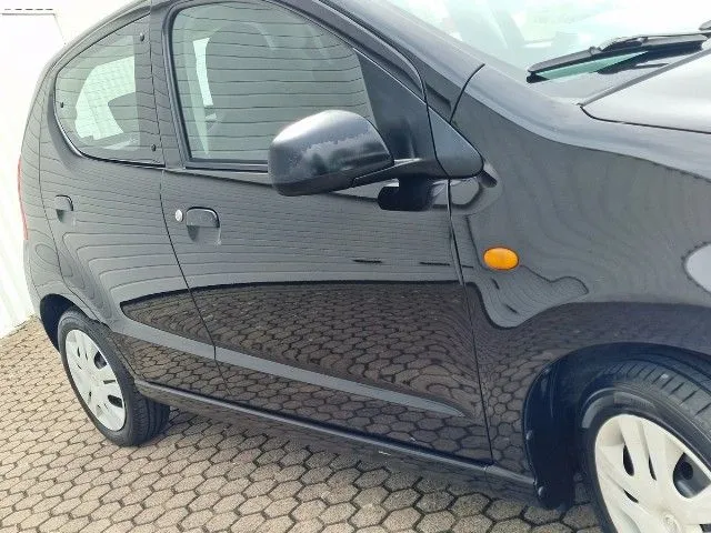 Nissan Pixo