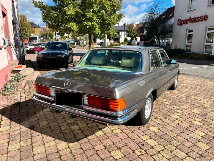 Mercedes-Benz 450