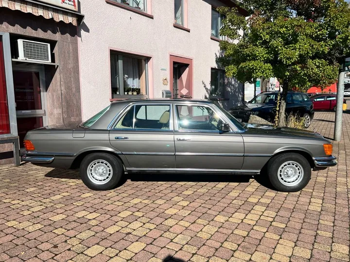 Mercedes-Benz 450