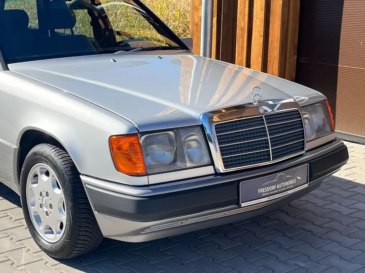 Mercedes-Benz 300