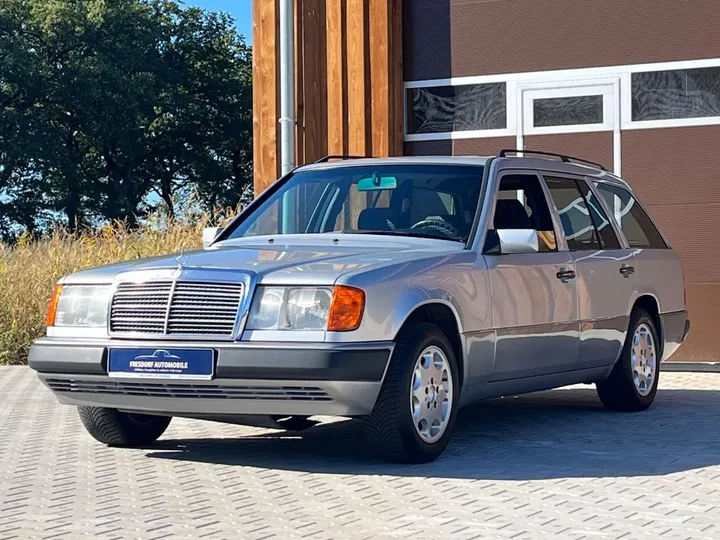 Mercedes-Benz 300