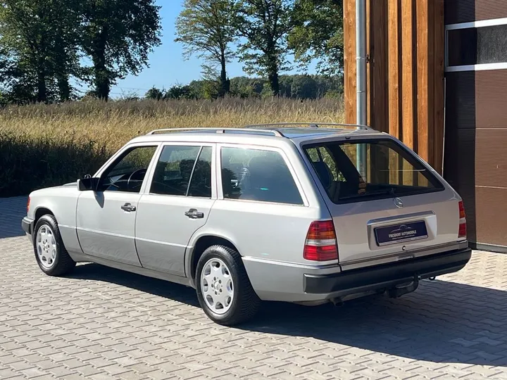 Mercedes-Benz 300