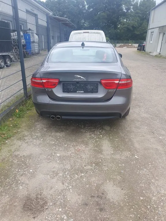 Jaguar X-Type