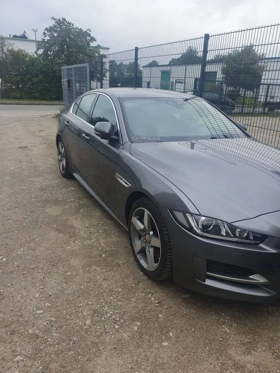 Jaguar X-Type