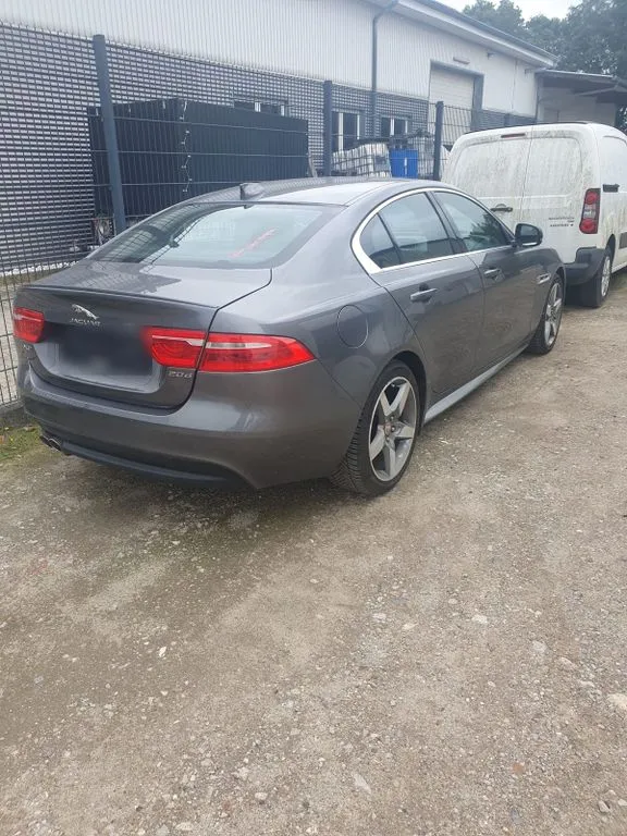 Jaguar X-Type