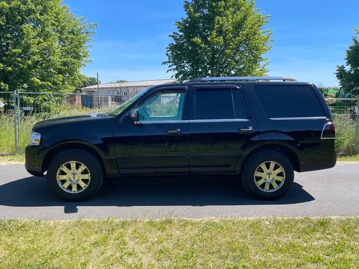 Lincoln Navigator